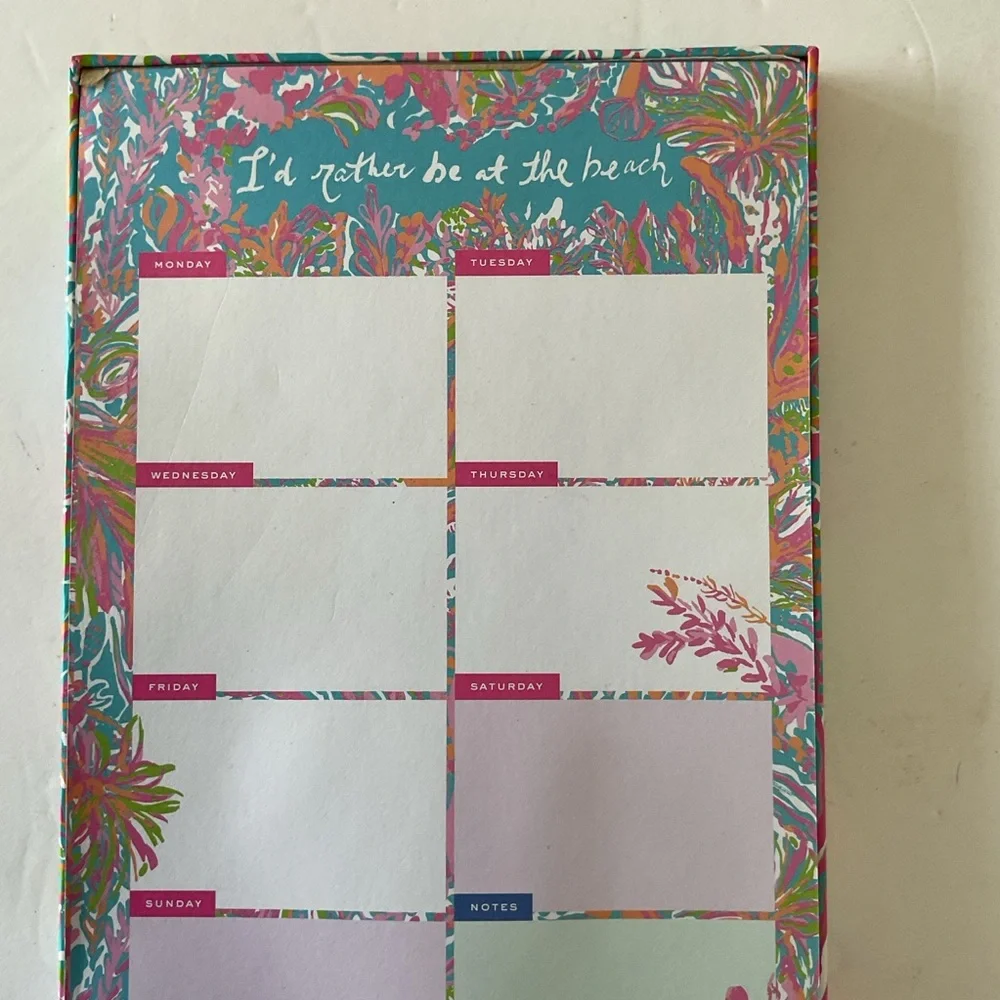 Lilly Pulitzer Weekly Desk Pad in Totally Blossom Print. NWOT